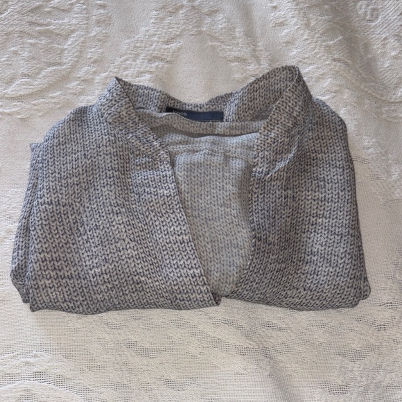 Vince 100% Silk Gray Blue V-Neck Womens Blouse Gently Loved S - Picture 12 of 12